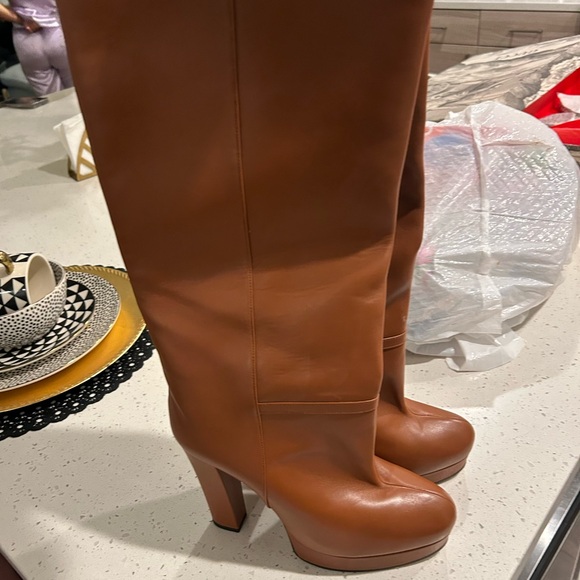 Women’s Gucci Boots - Picture 5 of 8